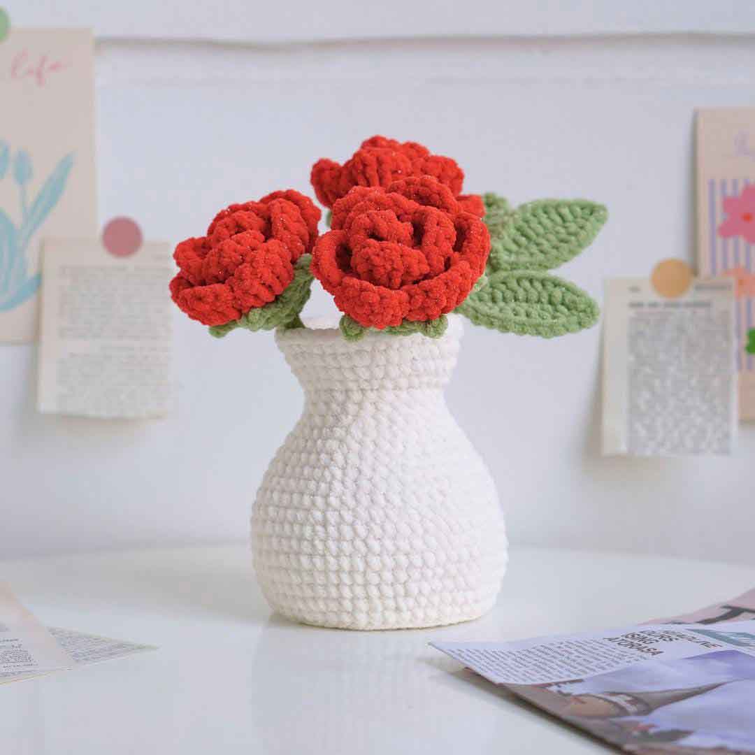 Red Roses Vase Crochet Pattern